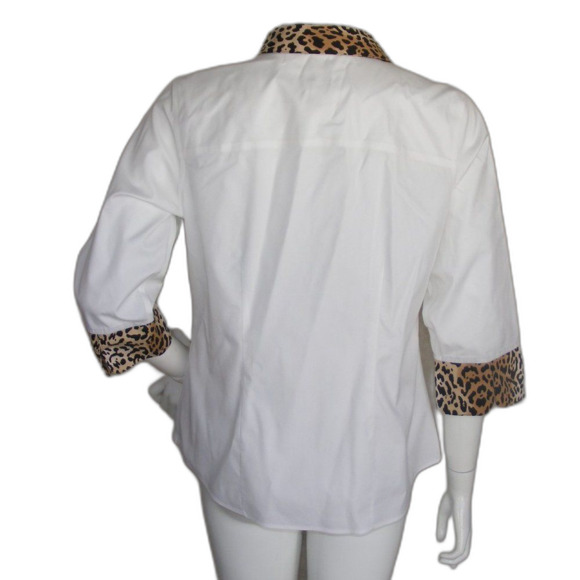 CHICO'S Top, 1/M, White, NO Iron, Leopard Accents, 3/4 sleeves, hidden buttons - Picture 4 of 13